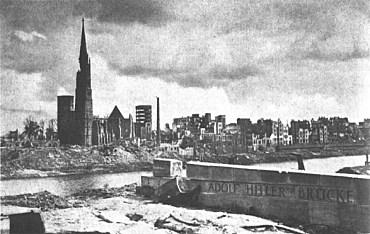 Kriegszertrörung in Bremen: Blick auf Stephanikirche und westl. Innenstadt