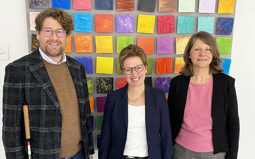 Neue Geschäftsführung beim Martinshof Bremen 
&tilde; Bildnachweis: Senatorin Dr. Claudia Schilling mit der neuen Geschäftsführung der Werkstatt Bremen: Jörn Asendorf und Sabine Kohler. Foto: Sozialressort